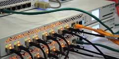 zejména vysokorychlostní bezdrátové i optické připojení k internetu, hlasové služby (VoIP) a