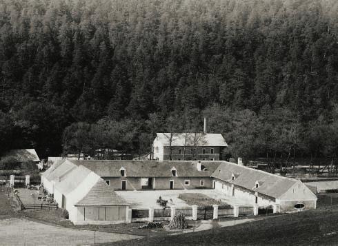 říjen 43.