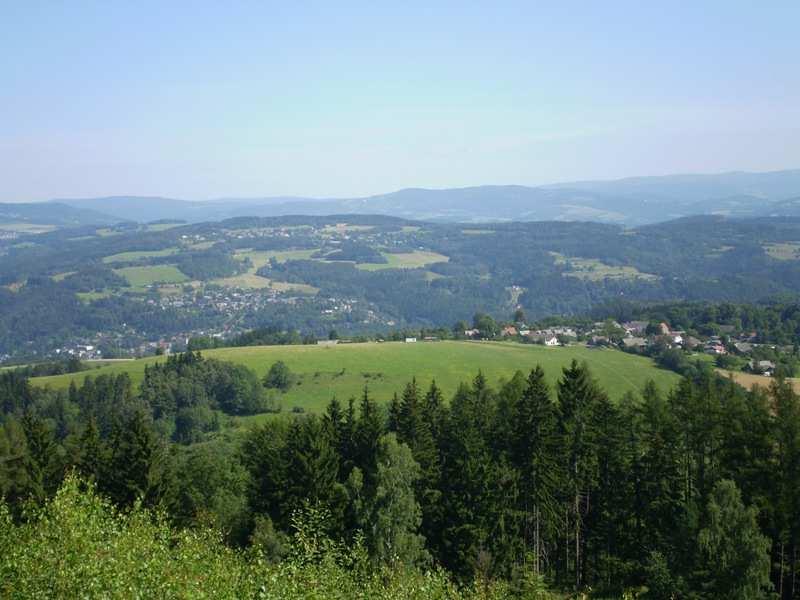 přirozenou vegetací, luk, pastvin, polí a lesů (Typ 1 1A 1A1 1A1b) Foto 2: Besedické skály Krajina skal a kopců s