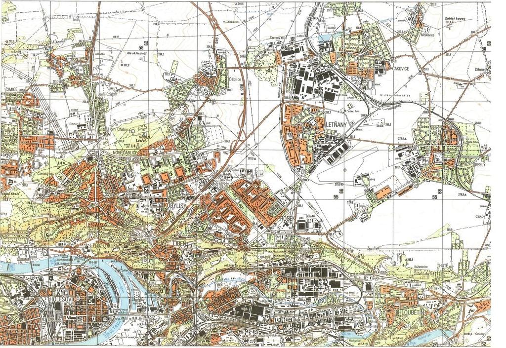 Obr. 24: Část území Prahy na ortofotosnímku a na mapě