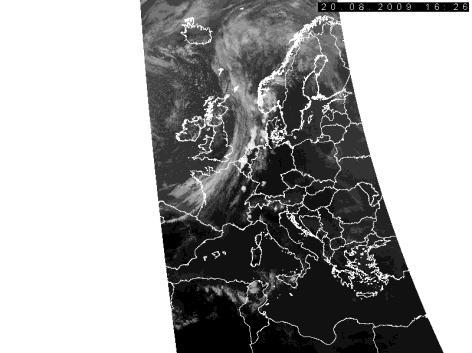 42: Snímek čtvrtého kanálu z družice NOAA 16, černobílý a modrý paprsek. Zdroj: http://www.chmi.cz/meteo/sat/. Obr.