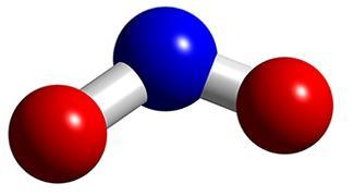 S vodou reaguje oxid dusičitý za vzniku kyseliny dusičné HNO 3 a oxidu dusnatého NO, který je bezbarvým plynem. Oxid dusičitý patří mezi plyny způsobující tzv. kyselé deště.