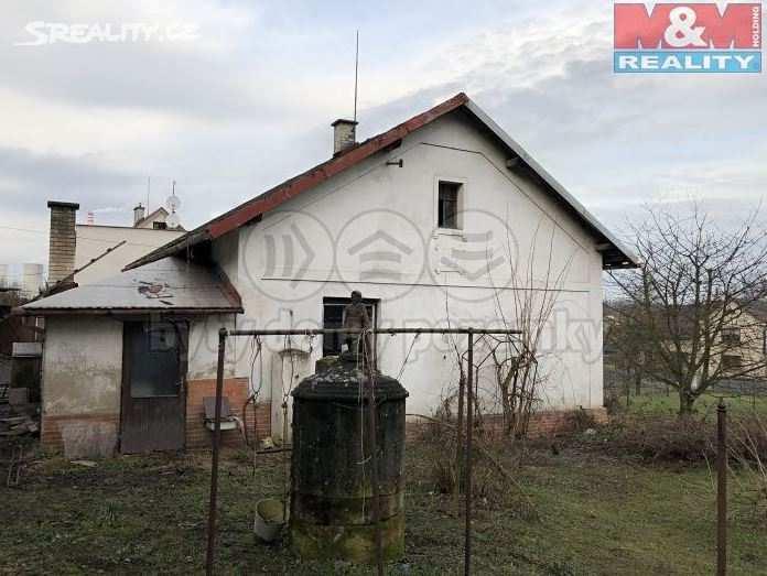 6) Rodinný dům Nabídková cena: 749 000,- Kč Lokalita: Dětmarovice Popis: Samostatně stojící, částečně podsklepený rodinný dům s dispozicí 4+1.