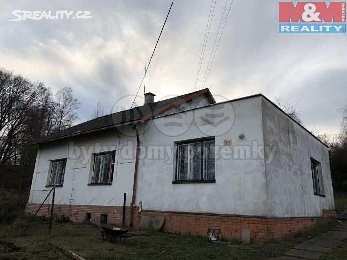 Budova: cihlová Stav objektu: před rekonstrukcí Typ domu: přízemní Podlaží počet: 2 Plocha zastavěná: 132 m 2 Plocha užitná: 110 m 2 Plocha pozemku: 8 502 m 2 Balkón: ne
