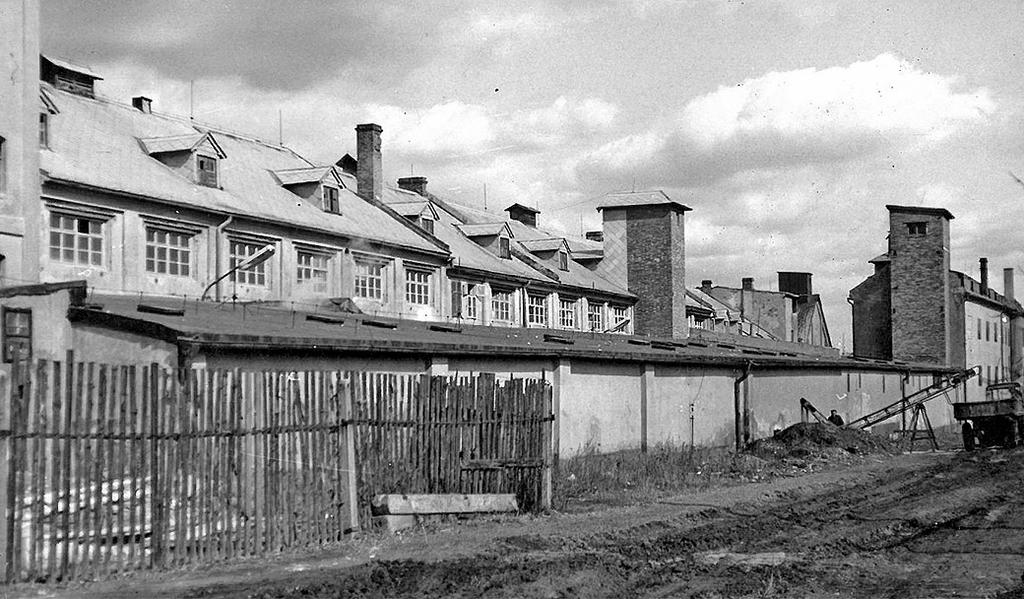 Historie 1882 založení společnosti bratry Benedikty 1958 začátek