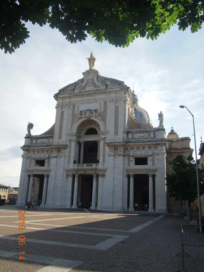století nachází uvnitř baziliky Panny Marie Andělské.