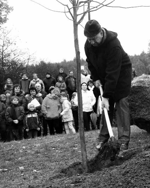 16 Sázení Stromu svobody Svazek obcí Blatenska - listopad 2018 V úterý 23. 10. 2018 se konalo v našem městě sázení Stromu svobody, které bylo součástí oslav 100. výročí vzniku republiky.