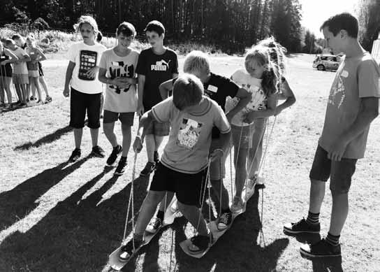 24 a s použitím termokamery na měření tepelných ztrát domů. Během prohlídky školních dílen si vyzkoušeli skládání hlavolamu dřevěné kostky. Nejrychlejší byla Tereza Šafaříková.