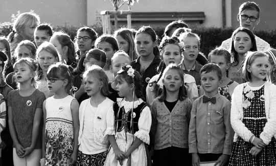 Dětmi ani jejich maminky se nenechaly zahanbit a nacvičily a s velkým úspěchem odtančily svůj tanec na tóny charlestonu.