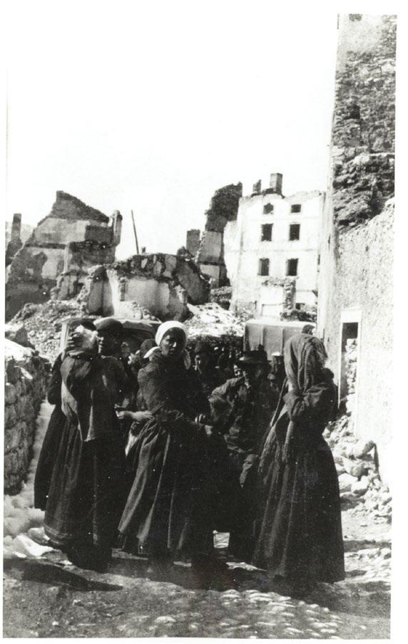 Jeho krajané byli umístěni v rodinách, on osobně využil možnosti ubytovat se v tamním hospodářství svatokopeckých sester premonstrátek. Od roku 1915 sledoval osud tridentských uprchlíků Dr.