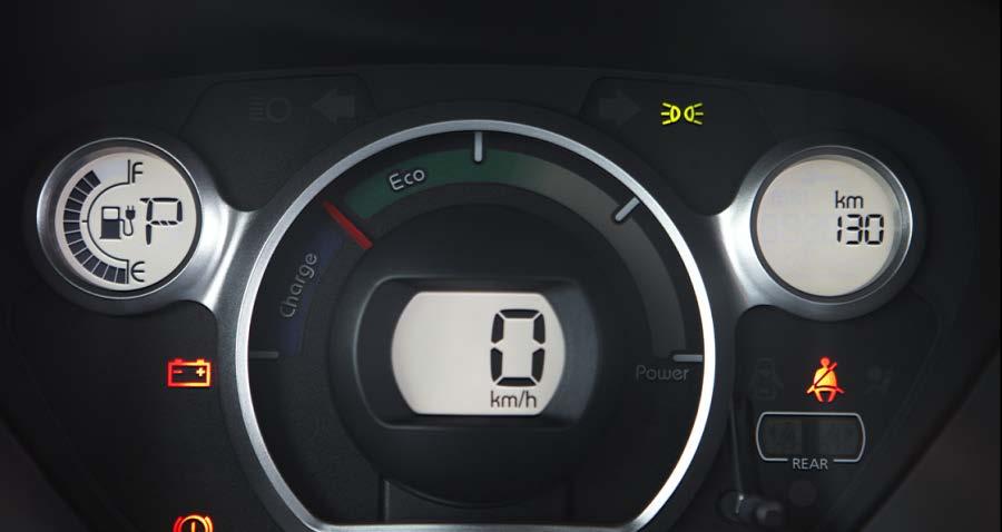 automatického vypínání topení nebo klimatizace, redukce výkonu motoru) Palubní