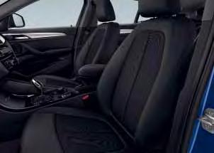 Možnost integrace vybraných aplikací chytrých telefonů (např. BMW Connected).