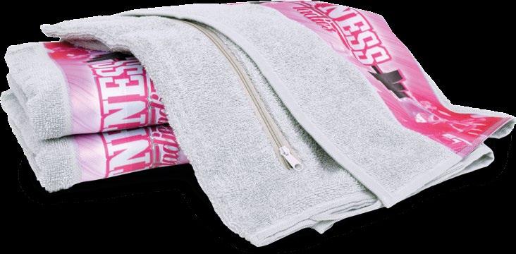 ručník FITNESS TOWEL je vyrobený ze 100% bavlny s jednostranně vetkanou 10 cm širokou polyesterovou bordurou