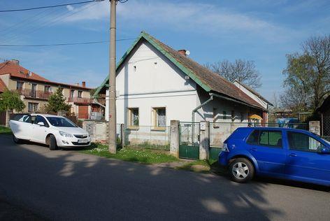 ZNALECKÝ POSUDEK č. 2211/71/14 O ceně pozemku st.parc. č. 104 jehož součástí je stavba rodinného domu č.p. 96, pozemku parc.č. 833/6, vedlejší stavby, venkovních úprav a trvalého porostu vše na LV č.