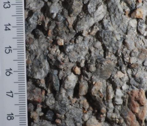 Při sanacích betonových konstrukcí je pro odstraňování degradovaného betonu používán rotační vysokorychlostní paprsek.