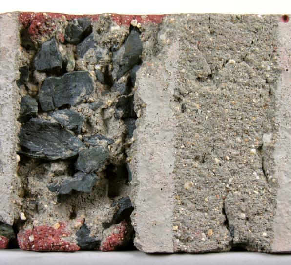 A B 3 V r = 22 cm V r = 4 cm 3 Obr. 7-4 Drážky vytvořené rotačním pulzujícím (A) a rotačním kontinuálním paprskem (B).