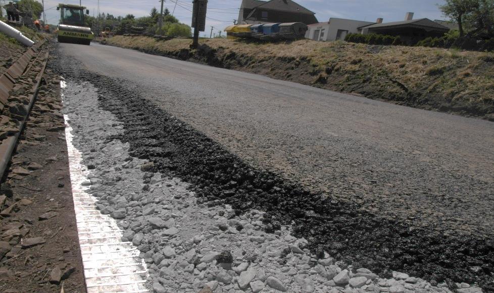 Využití asfaltové směsi se 70 % R-materiálu v železničním stavitelství Kvalitativní ukazatel maximální objemová