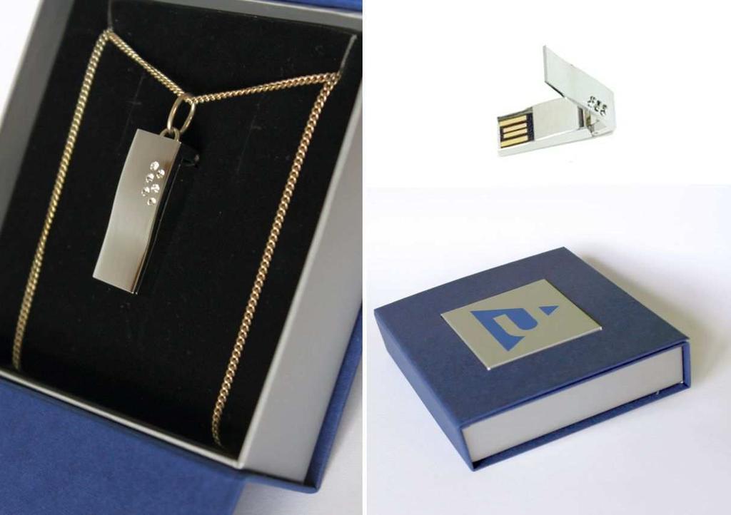 Luxusní flash disk přívěšek s kamínky Swarovski Č. karty 74+75 Luxusní dámský USB přívěšek s kamínky Swarovski na řetízku. Dodáváno v dárkové kazetě s logem univerzity.