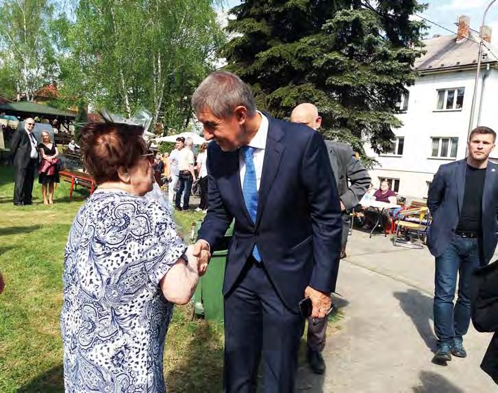 Červen 2018 Okénko Domova Březiny Stavění máje Oslava životního jubilea 11 Během své návštěvy v domově premiér a hejtman pogratulovali paní Žofii Ploticové, která oslavila 1.