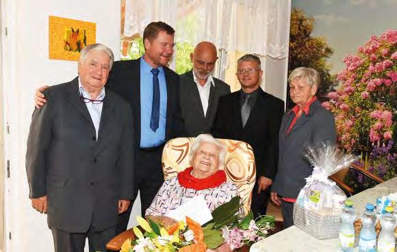 4 Petřvaldské noviny V měsíci dubnu 2018 jsme v obřadní síni přivítali u slavnostního zápisu Máte-li také zájem o slavnostní zápis Vašeho dítěte, kontaktujte matriku: tel.