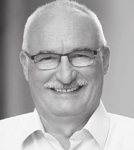 (mluvčí a přítelkyně exstarosty) Ani s obrovskými