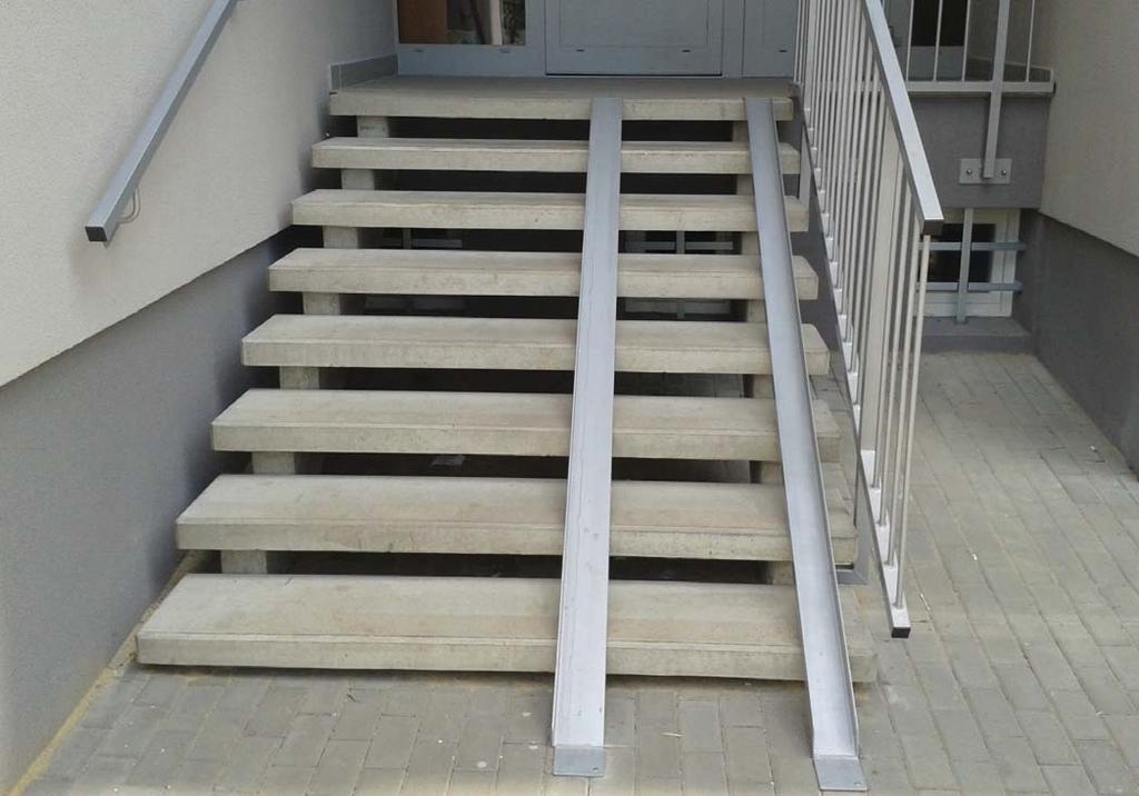 SCODIŠTĚ 4.2 SCODIŠŤOVÉ DESKY A LOKY Sortiment spadá do produktové skupiny Drobný stavební materiál.