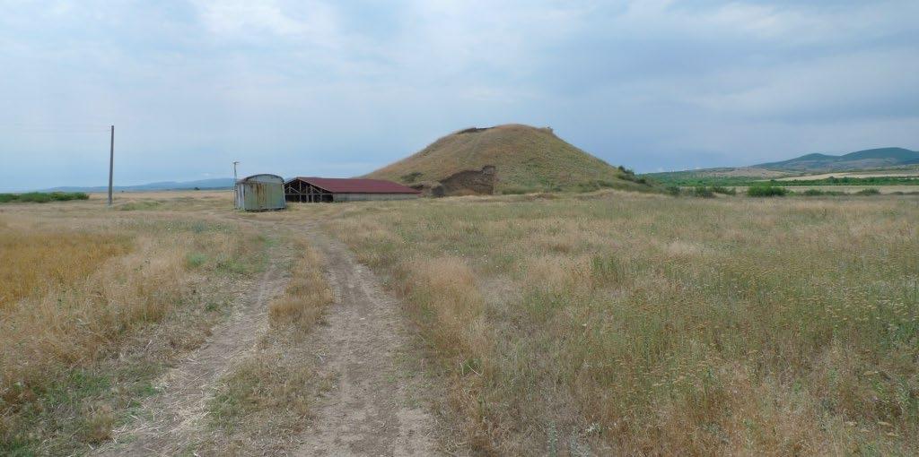 Po stopách Thrácká říše věkým národem Thráků, kteří zásadním způsobem ovlivnili jeho podobu a zanechali po sobě nesmazatelnou stopu, ke které moderní Bulharsko vzhlíží jako k dědictví svých předků.