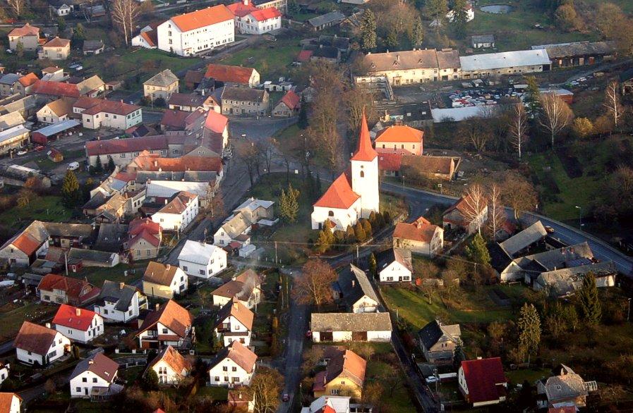 Bělá je v roce 1257 zmiňována jako hornická lokalita (argenti