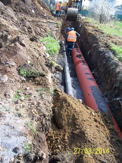 INVESTICE A OPRAVY NA KANALIZAČNÍ SÍTI INVESTICE skutečnost 2014 v Kč ČOV Bobrovníky odlehčení, vyústní objekt 639 969 kanalizace Darkovičky ul.