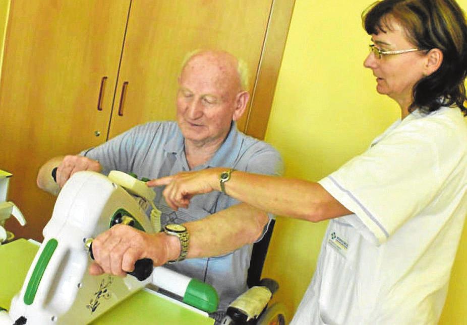 červen 2017 NAŠE NEMOCNICE 15 kouli, abych přesně uměl odhadnou, pomoci, říká MUDr. Tomáš Pavlíček nároky na porodnicví a my si s ím musíme poradi.