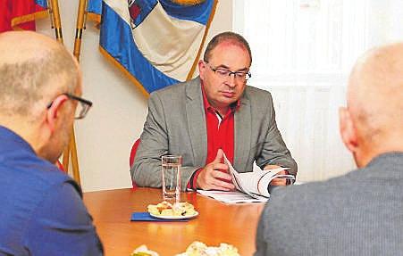 Uvedl o generální řediel Tomáš Govald, kerý spolu se svými náměsky přijel v koordinaci s krajským radním pro zdravonicví 5.