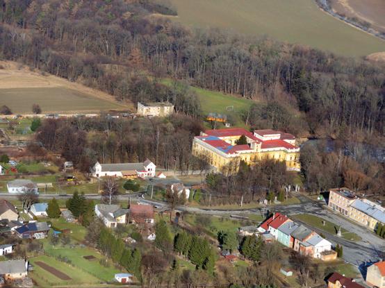 cz Rusín Obec Rusín se nachází na okraji Osoblažského výběžku, blízko Polska, s kterým ho spojuje silnice Rusín Gadzowice.