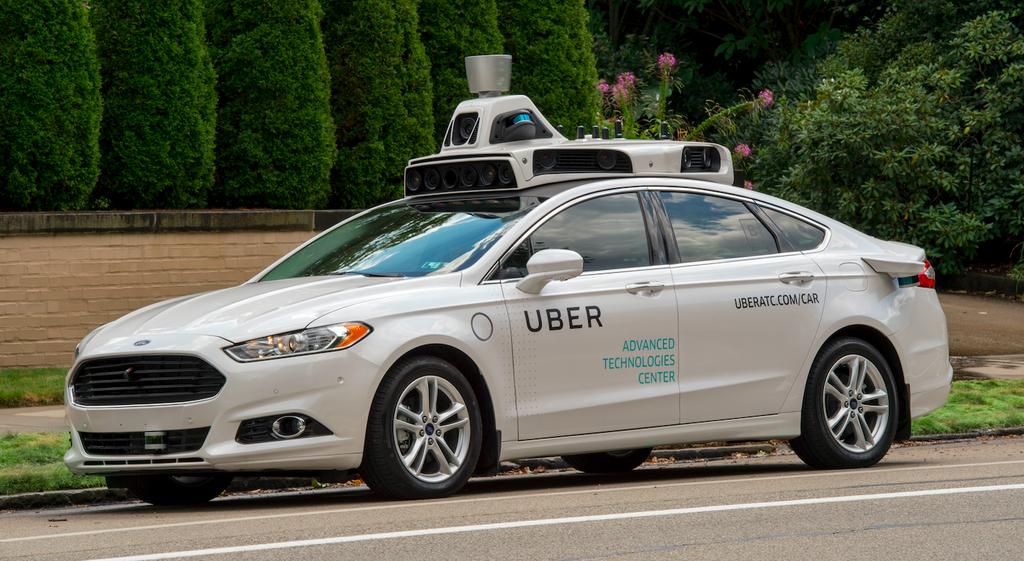 Uber zahájil sebedisrupci Flotila autonomních taxi v
