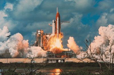 Pozitiví příčé G Start rakety skoro 10 G (raketoplá 4G) Největší tolerace G je vleže (10-17 G až 3 mi) Nejvíce amáháo dýcháí hypovetilace Negativí G Hlavě letecká akrobacie Sáší se