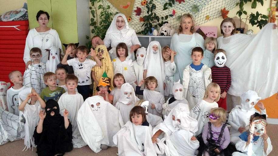36 Akce zorganizované Městskou částí, na kterých se školkové děti podílely: Vítání občánků, Masopust, Velký dětský den, Havelské posvícení, Vánoční trhy.