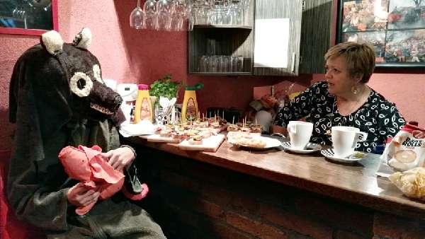 Josefa Hlavsy. Díky sponzorům byla i tentokrát součástí večera bohatá tombola. Zakoupením třicetikorunového losu měli návštěvníci možnost vyhrát hodnotné ceny.