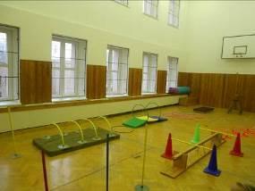 Cílem se proběhlo mezi tyčkami. Trasa byla dlouhá a zábavná, běželi jsme několik kol. Napsala: Venda Bátrlová SVATOMARTINSKÉ ROHLÍČKY V pondělí 12.11. jsme pekli Svatomartinské rohlíčky.