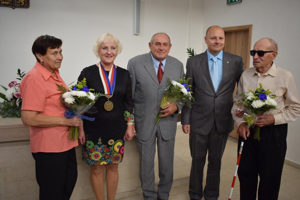 V letošním roce byly navrženi a oceněni tři muži pan Václav Jakš, pan František Kratina a pan Miroslav Krejčí in memoriam. Pan Václav Jakš byl oceněn za kulturní přínos ve městě.