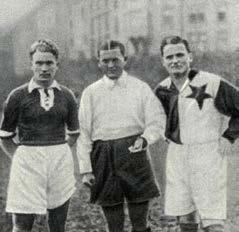 HISTORIE JAN VANÍK VELMISTR KLIČEK A FALŠÍ Na Pershingově olympiádě : nahoře Loos, Janda a Káďa, uprostřed trenér Madden, Šubrt, Strejček, Klapka, Peyr, Pilát, VANÍK, Prošek, v pozadí Vlk, Sedláček,