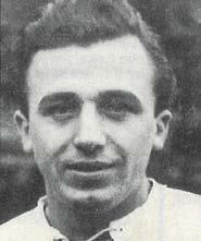 TEXT: MILOSLAV JENŠÍK FOTO: PAVEL JIŘÍK ST. A ARCHIV AUTORA ZÁKOUTÍ JAK SE STĚHOVALA ADMIRA HŘIŠTĚ V PAMĚTI SRDCÍ XV. DÍL První pokusy o fotbal byly prováděny na místě dnešní tramvajové stanice.
