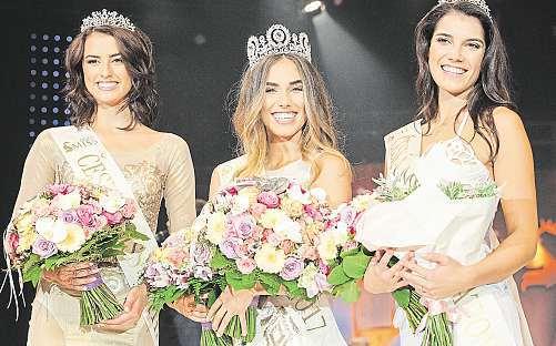 listopadu uskuteční světová soutěž krásy Miss Earth. Sebevědomá rodačka z Chrudimi nyní žije vhamrech uhlinska. Těsně před odletem jsme devatenáctiletou, 178 centimetrů vysokou krásku, vyzpovídali.
