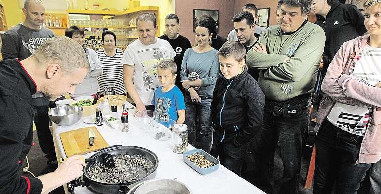 Na druhou stranu jsem si ale řekla, že by nemuselo být úplně od věci poznat zase něco trochu jiného.