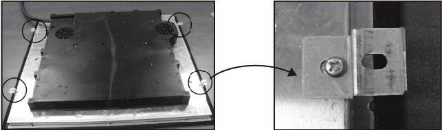 Když je varná deska nainstalovaná, ujistěte se, zda elektrický kabel není přístupný přes zásuvku nebo skříňku pod varnou deskou.