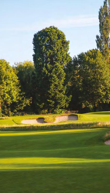 Nejnáročnější požadavky vyřídí Oaks Concierge. Oaks bude lemovat golfové hřiště PGA National, které bude provozováno společností Troon International jako exkluzivní program Troon Privé.