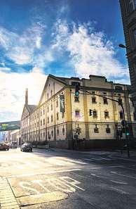 Ovšem pozor, nevšechno zdravé pro dospělé je dobré také pro dětský organismus. Třeba scelozrnným pečivem je lepší šetřit. VERONIKA STREJCOVÁ ČR Co máte dnes ve škole kobědu? Kapustové karbanátky?