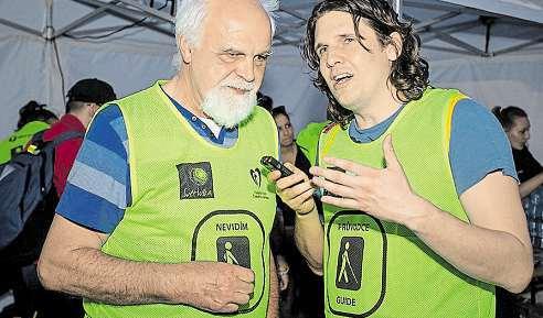Následoval kolotoč doktorů, kteří vůbec netušili, co se děje, vzpomíná. Diagnóza zněla atrofie očního nervu.
