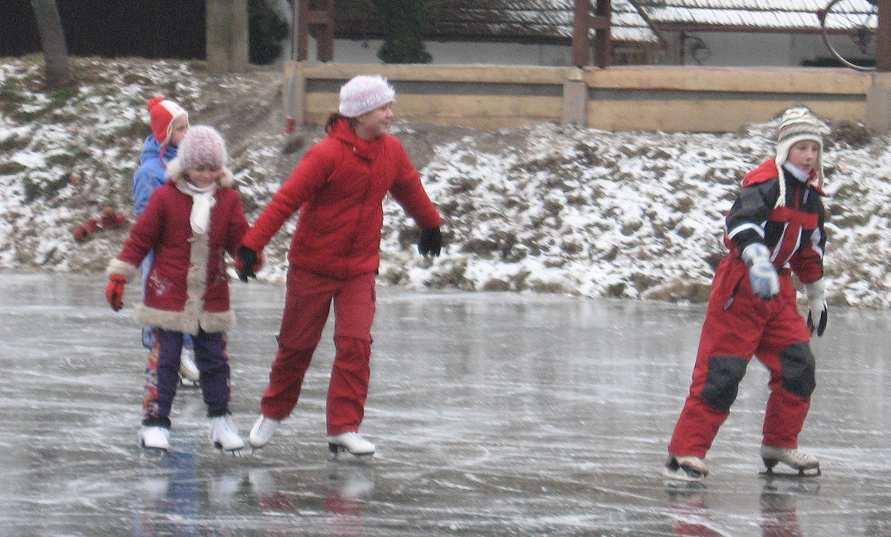Jelikož předtím nesněžilo, byl led úplně nádherný - hladký a hlavně se