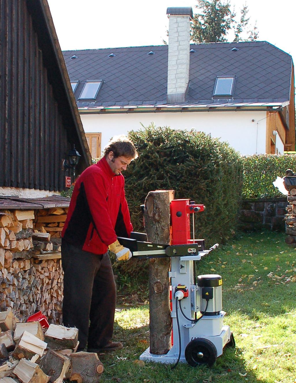 OBCHODNÍ ZBOŽÍ Travní sekacky ˇ VARI Rotacní ˇ kyprice ˇ ˇ VARI Elektrocentrály Elektrické tlakové mycky ˇ Krovinorezy ˇ ˇ VARI 432HB,