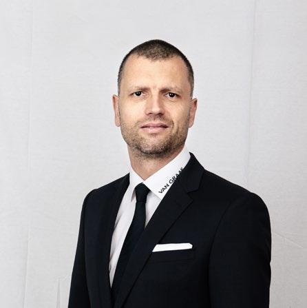 KONCERN HANKOOK TIRE PRO- DLOUŽIL SMLOUVU SE SPARTOU Sparťanští hokejisté budou jako v předchozích ročnících využívat pohodlné oblečení pro příchod na stadion před domácími duely, společenské