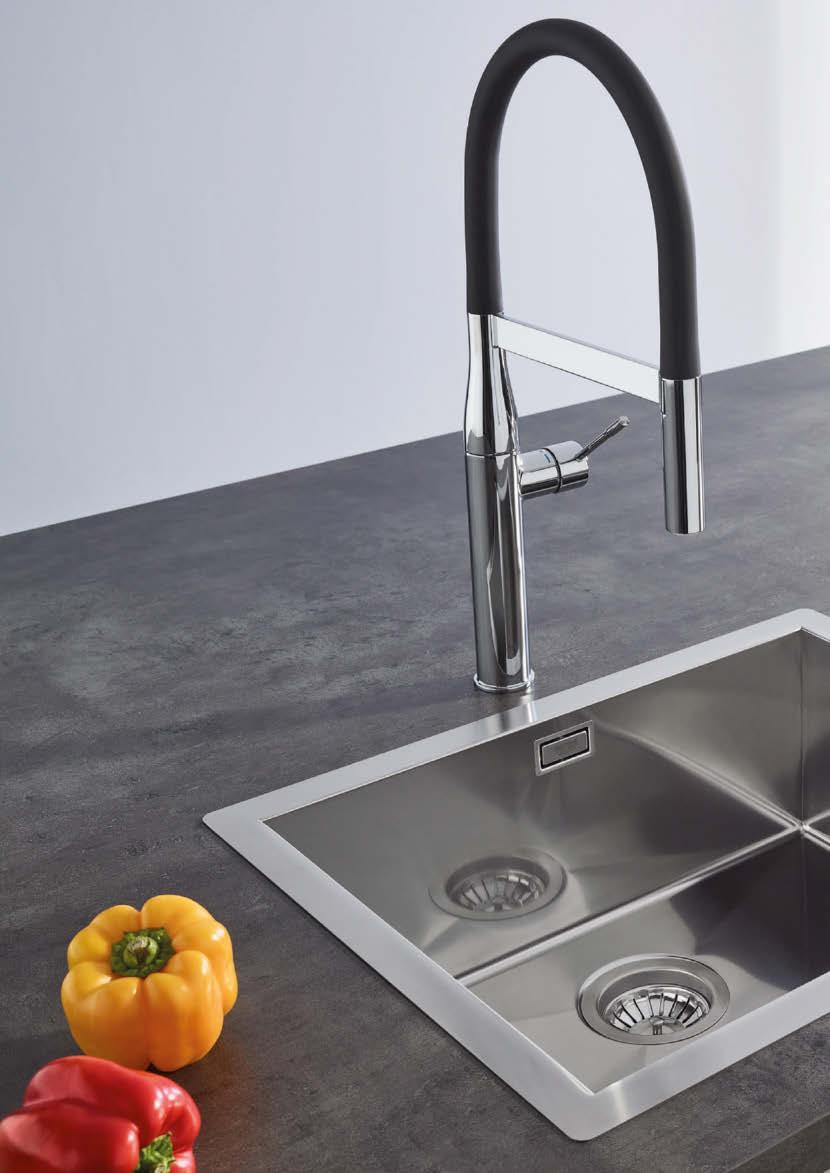 KUCHYŇSKÉ DŘEZY GROHE ŘADA K700 ŘADA GROHE K700 Kubistické dřezy řady K700 jsou hluboké, dostatečně